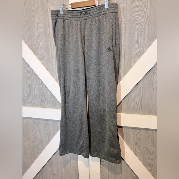 adidas Pants - BAG293. Adidas Joggers Medium (missing drawstring)